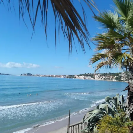 Des Fontanettes Camping 3*